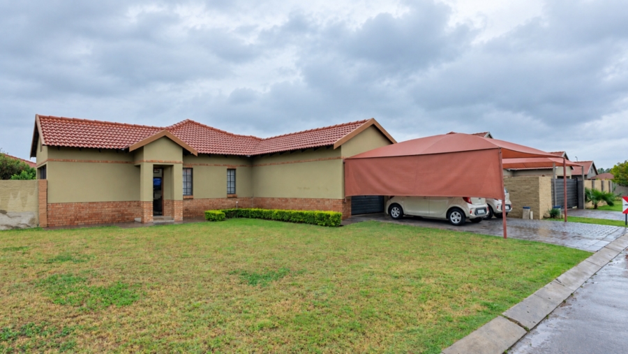 3 Bedroom Property for Sale in Waterkloof East North West